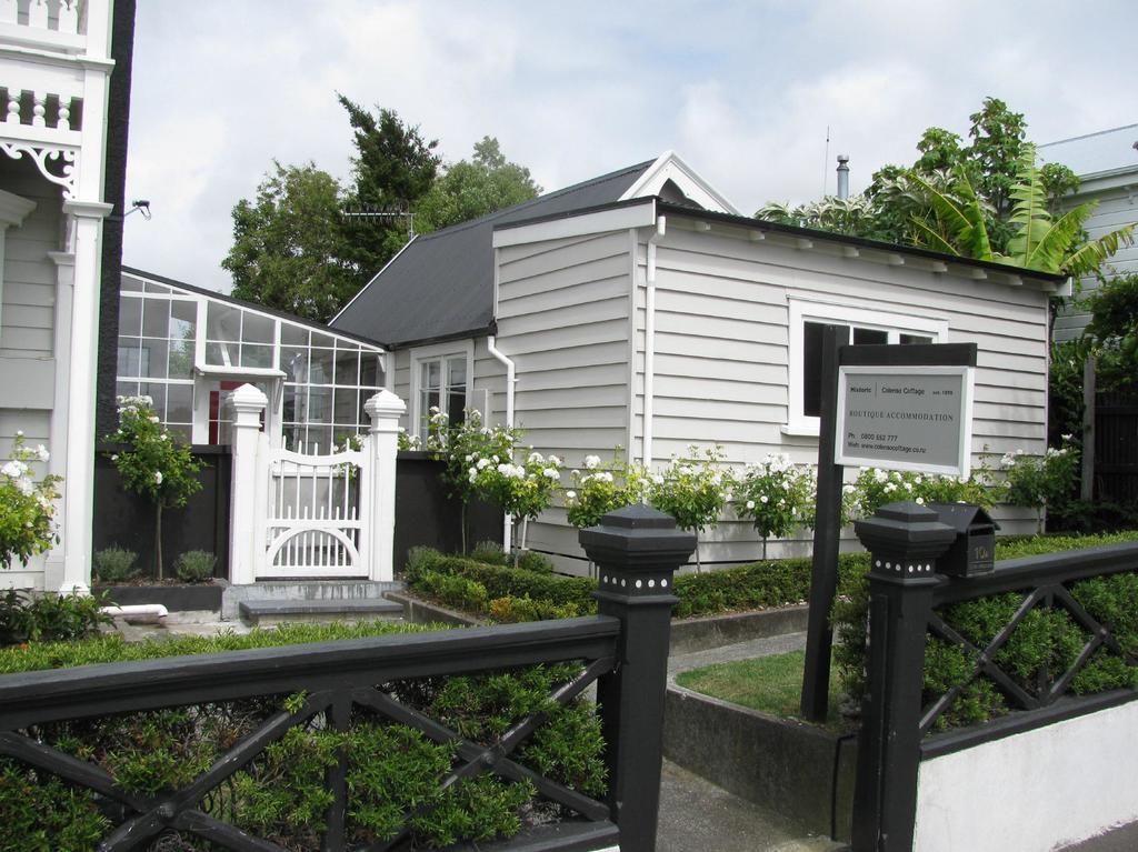 Historic Colenso Cottage Napier Exterior photo
